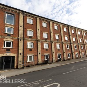 High Street, Mistley, Manningtree, Essex, CO11 1AL