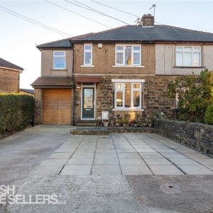 Vale Grove, Queensbury, Bradford, West Yorkshire, BD13 2QR