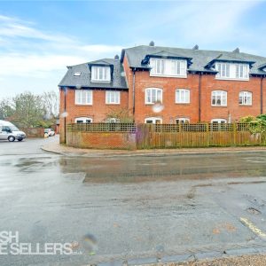 Goring Road, Steyning, West Sussex, BN44 3FY