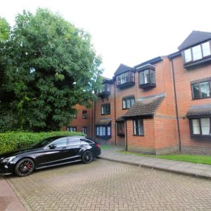 Gladbeck Way, Enfield, EN2 7EW