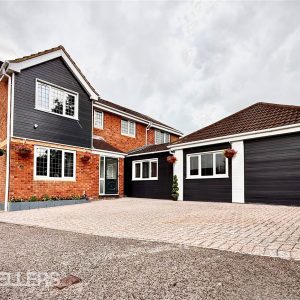 Augustus Way, Lydney, Gloucestershire, GL15 5NJ