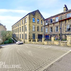 Oldham Road, Ripponden, West Yorkshire, HX6 4FN