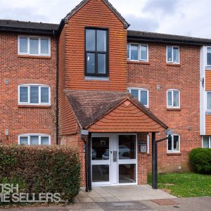 Atterbury Close, Westerham, Kent, TN16 1BQ