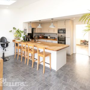 Earlstone Crescent, Bristol, Gloucestershire, BS30 8AA
