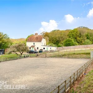 Bonnington, Ashford, Kent, TN25 7AY