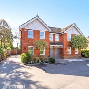 Warrens End, Addlestone, Surrey, KT15 1FL
