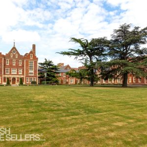 Holt Gardens, London, SW17 7FY