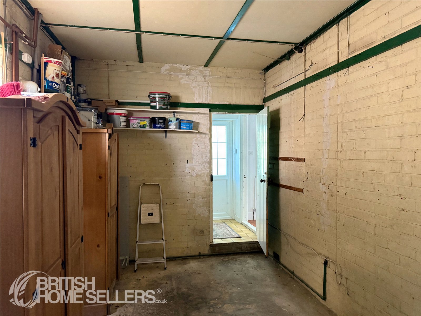 Barton Court Avenue, Barton On Sea, New Milton, Hampshire, BH25 7ES
