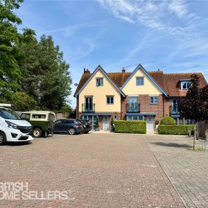 Lyric Place, Lymington, Hampshire, SO41 9NX