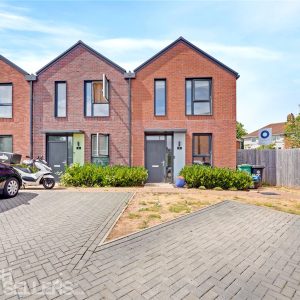Lyme Way, Bristol, Somerset, BS4 1FY
