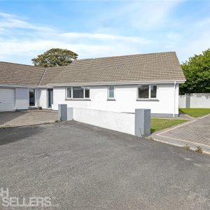 Trevingey Crescent, Redruth, Cornwall, TR15 3DF