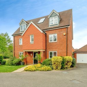 Railfield Gardens, Horley, Surrey, RH6 9FY